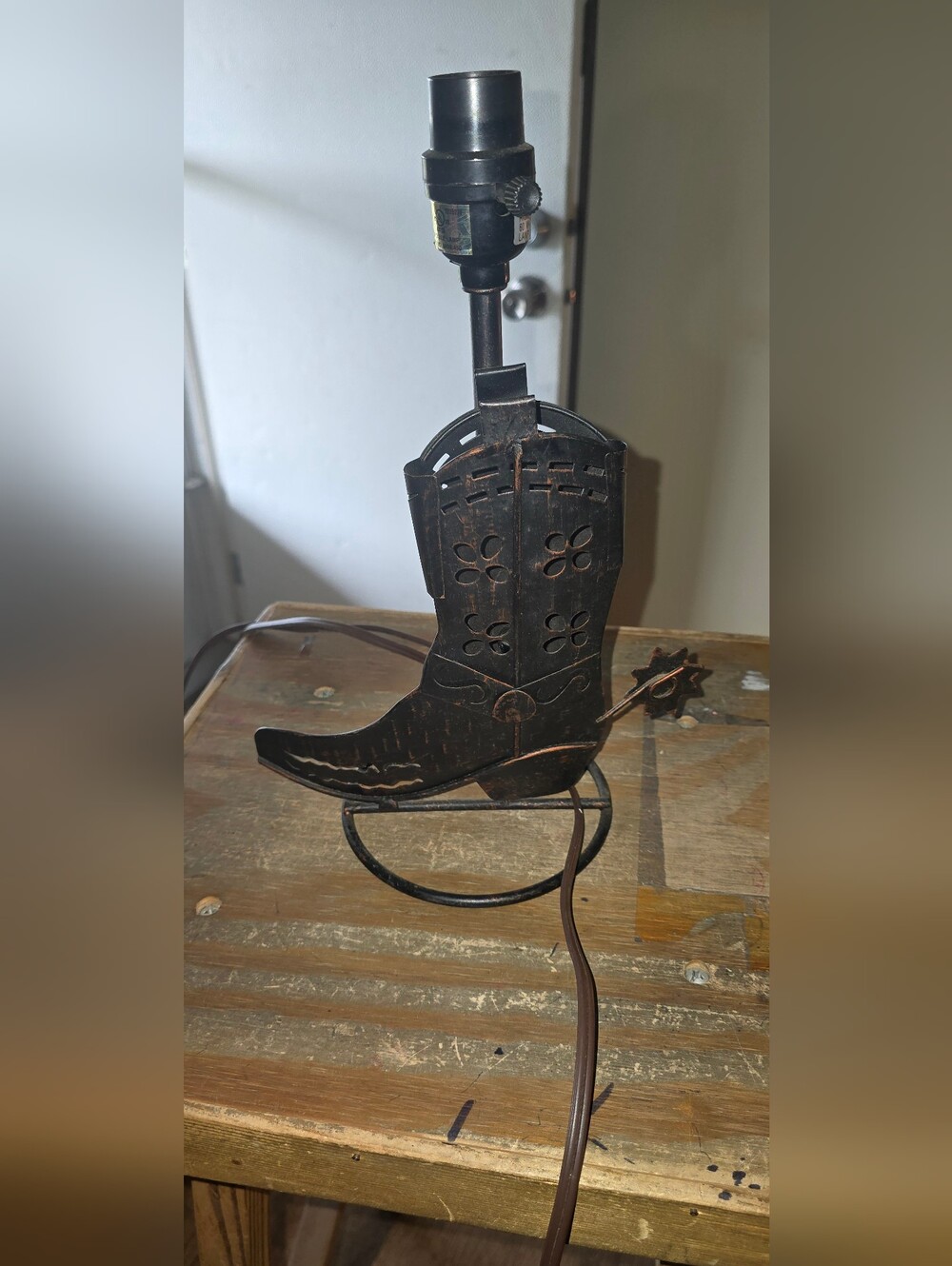 Western Cowboy Boot Table Lamp – FOR PARTS/REPAIR